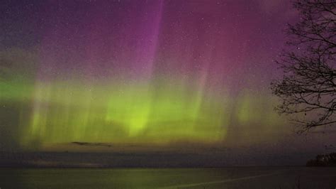 PHOTO GALLERY: Northern Lights return above Western NY